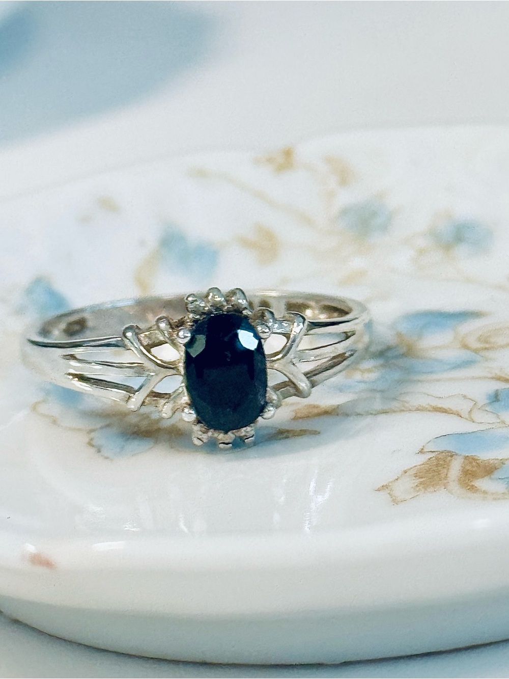 Vtg AVON Sterling Silver Black Sapphire Ring (10)